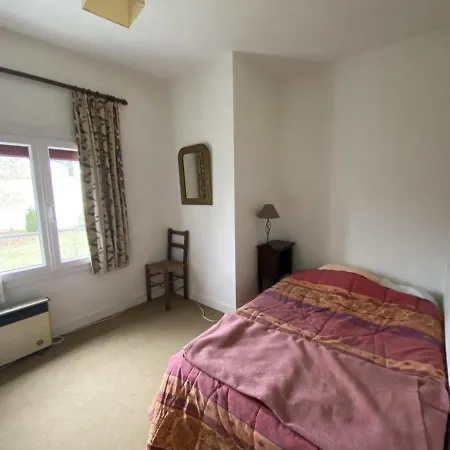 Holiday home Maison Spacieuse Avec Jardin, Proche Thermes Et Commodites A - Fr-1-541-17 La Roche-Posay