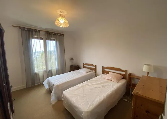 Сasa de vacaciones Maison Spacieuse Avec Jardin, Proche Thermes Et Commodités à - Fr-1-541-17 La Roche-Posay