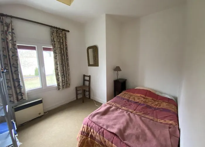 Holiday home Maison Spacieuse Avec Jardin, Proche Thermes Et Commodites A - Fr-1-541-17 La Roche-Posay